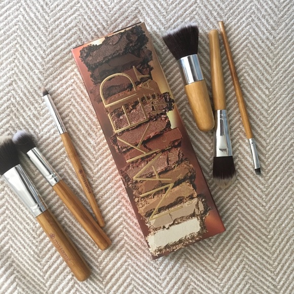 BRAND NEW URBAN DECAY Naked Heat Palette - Picture 2 of 4